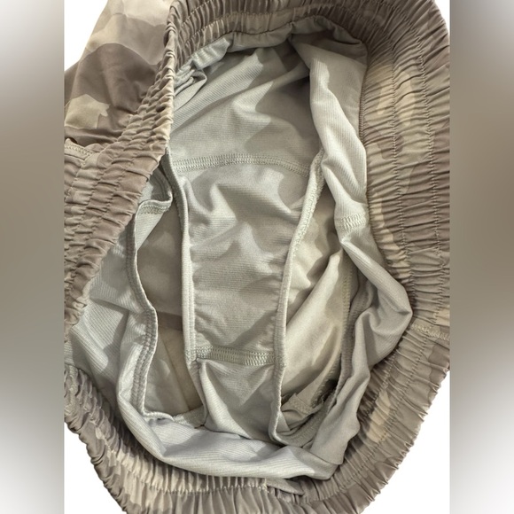 Athleta Camo Hustle 3” Short - XS - Picture 5 of 9